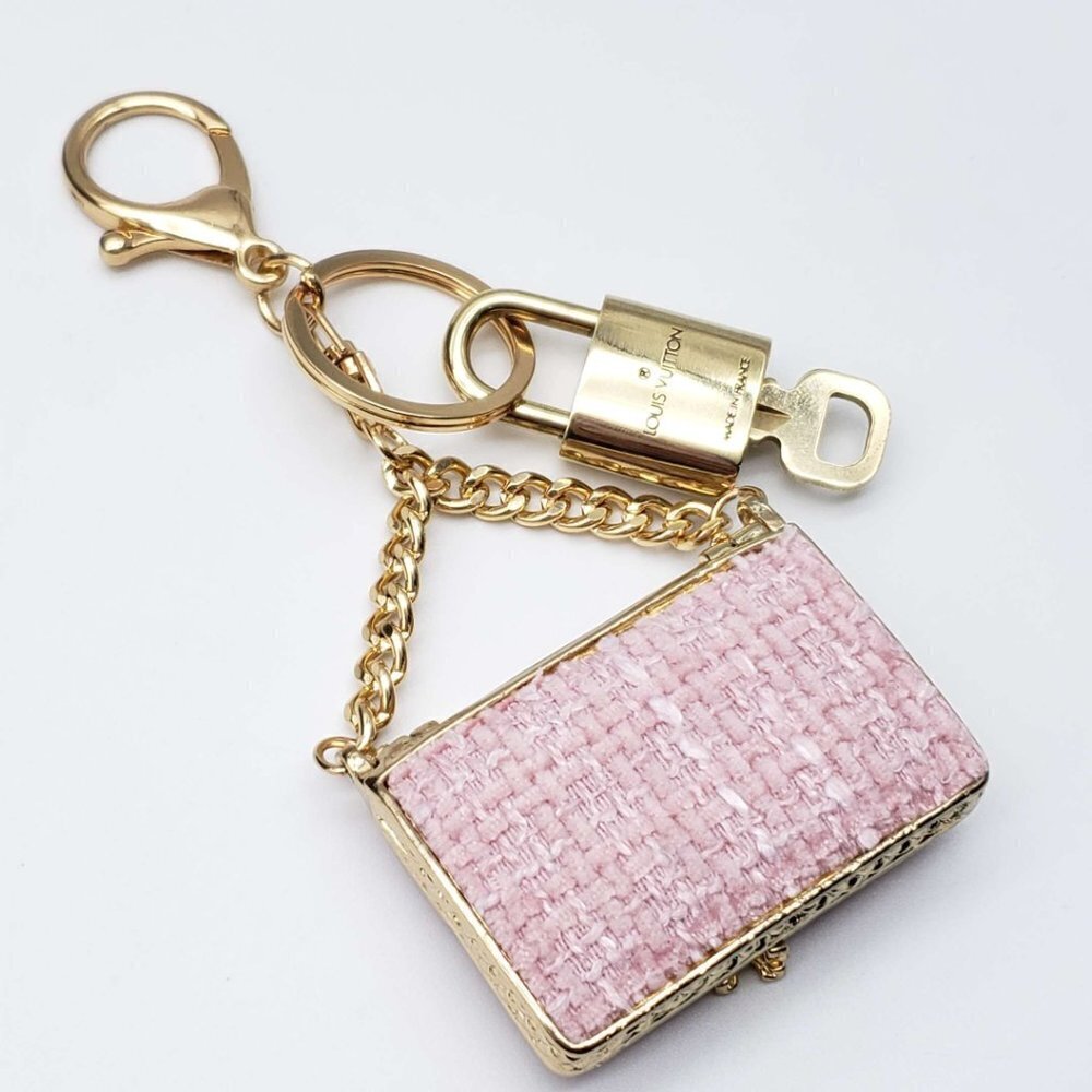 Louis Vuitton Gold Lock 🔒 Authentic LV Key + Unbranded Tweed Bag Charm - Picture 4 of 9